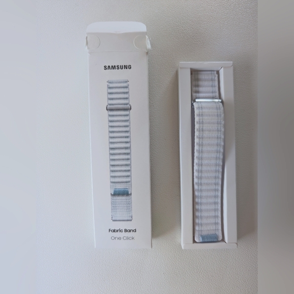 NEW Galaxy Watch7 Fabric Band, M/L, Blue White - Picture 2 of 5